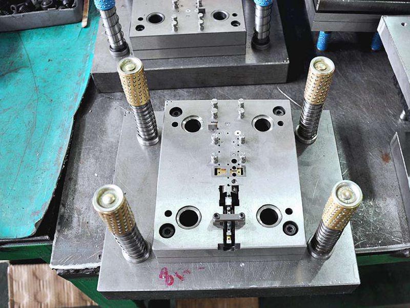 玛多模具制造-01